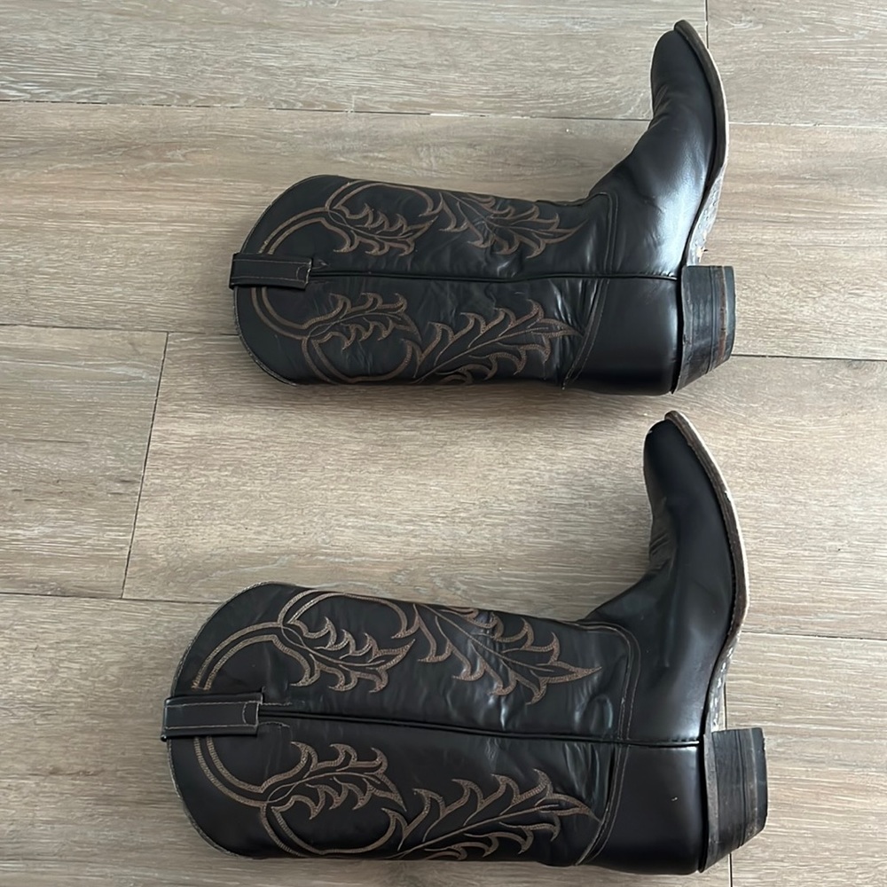 Like new tony lama boots 10507167 1995